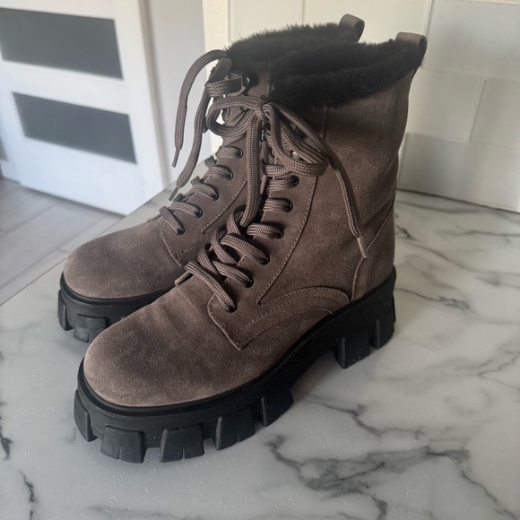 Marc Fisher “ Happy”Lug Sole Boots - Picture 4 of 8